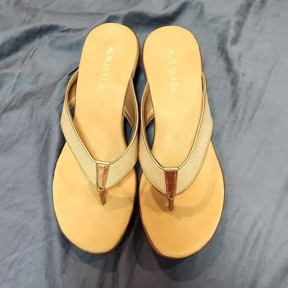 !!!FINAL SALE!!!  Women's Aerosoles sandals size 10M - Picture 2 of 5